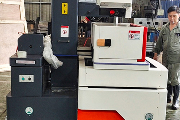 Jiangsu Chuangwei CNC Machine Tool Co. ، Ltd.